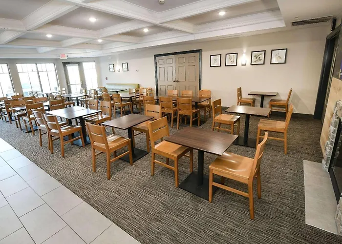 Country Inn & Suites By Radisson, Grand Forks, Nd