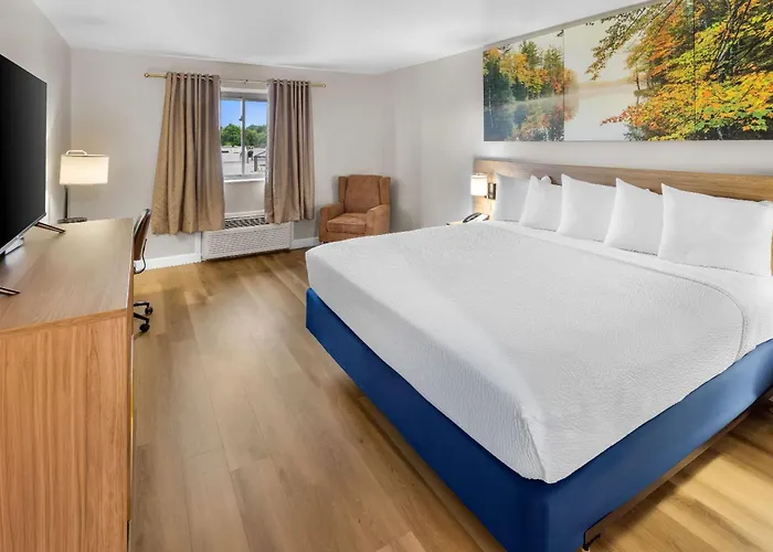 Days Inn By Wyndham Columbus East Airport