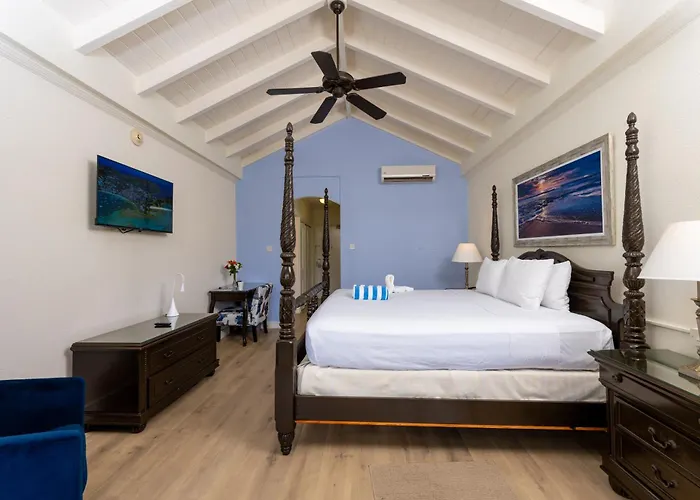 Savannah Beach Club Hotel