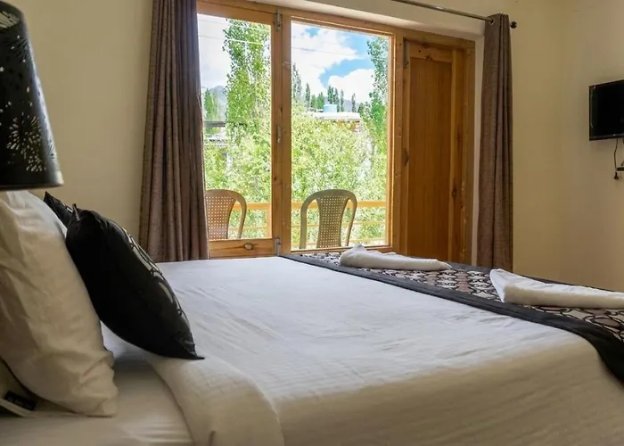 Green View Hotel