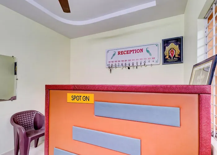 Spot On Unik Residency