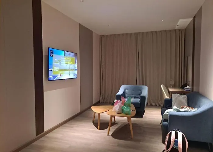 J Hotel