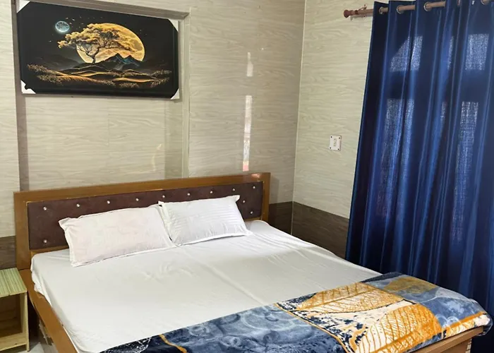 Hotel Blue Hill & Veg Restaurant