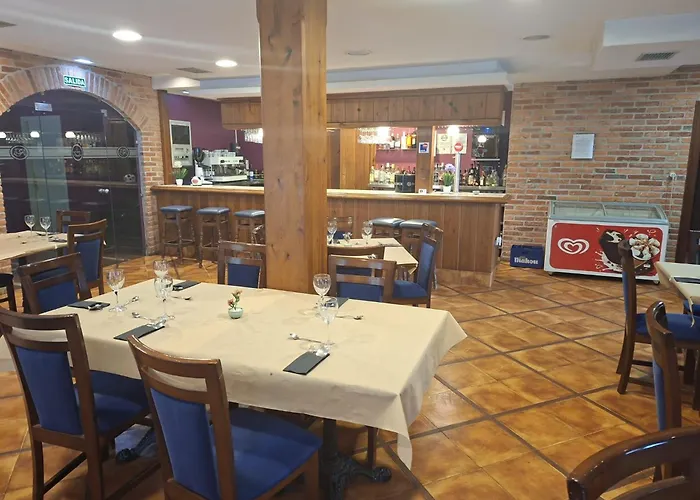 Hotel Restaurante Ribera Del Chicu