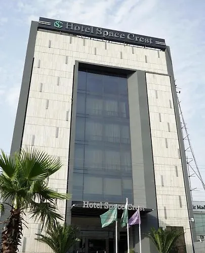 Hotel Space Crest