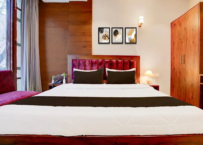 Super Townhouse Dera Bassi