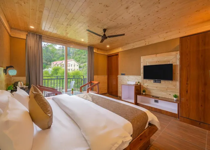 The Village Retreat Kufri Shimla L Family Events I Multi Cuisine Restaurant L Sky Bonfire L Power Backup L Free Parking L Kufri By Exotic Stays