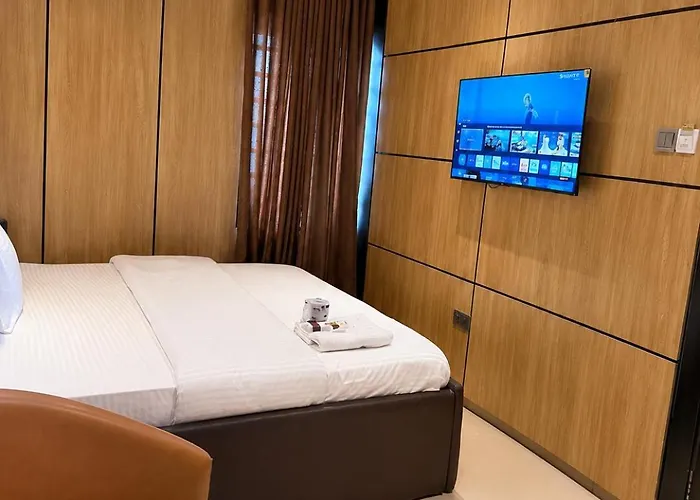 La Topik Hotel & Suites