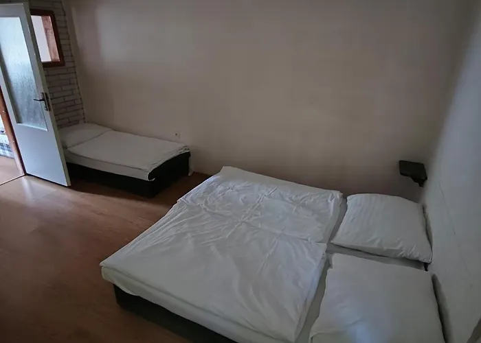 Private Chat In A Private Room With Privacy