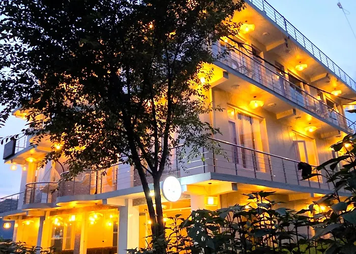 Prafull Hotel & Restaurant
