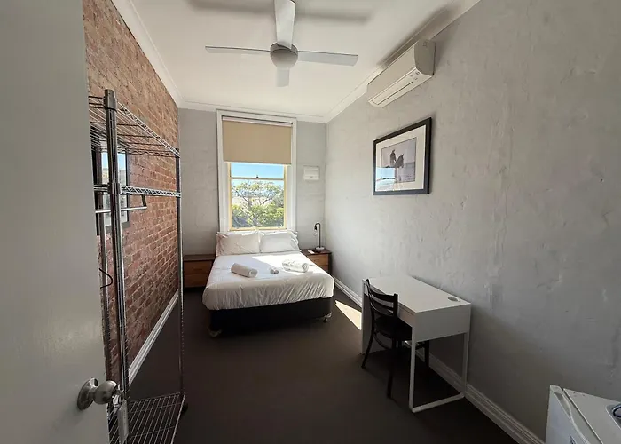 Thoroughbred Hotel