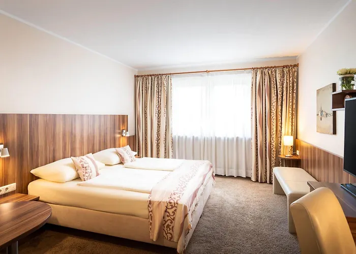 Qu Hotel, Trademark Collection By Wyndham