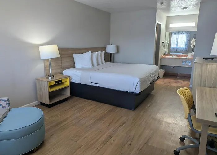 Days Inn By Wyndham Bullhead City