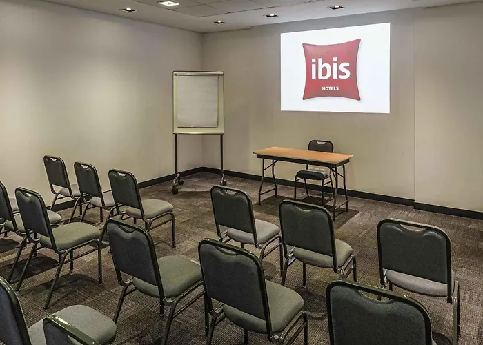 Ibis Chapeco