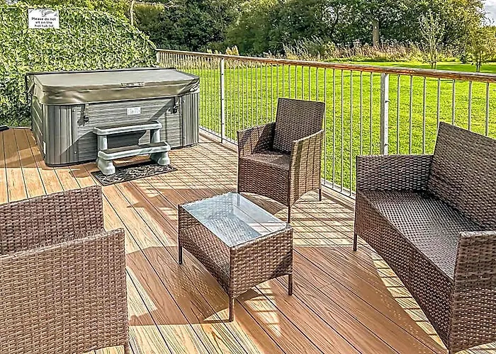Flaxton Meadows Luxury Lodges