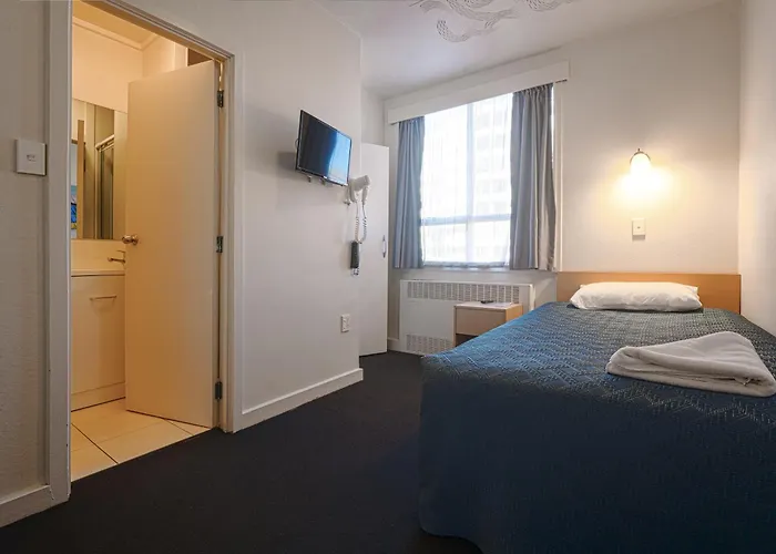 Kiwi International Hotel