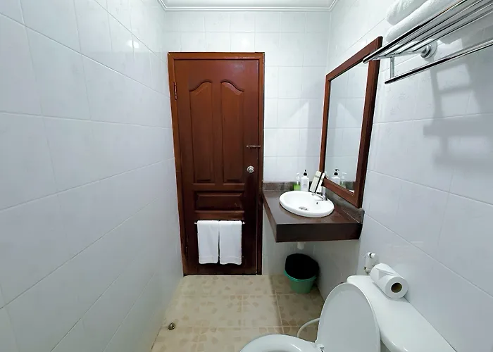 Vplus Hotel