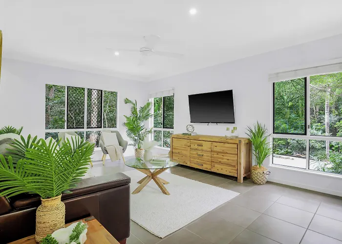 Palm Cove Studio Apartments