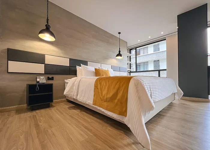 Balmoral Plaza Hotel