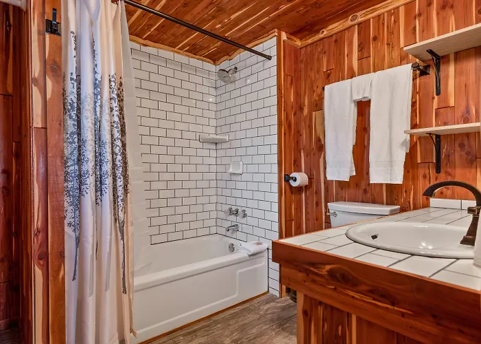 Log Cabin Inn