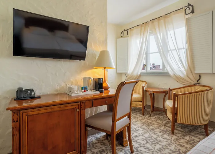 Rixwell Collection Savoy Boutique Hotel