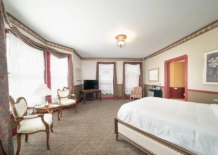Naples Hotel