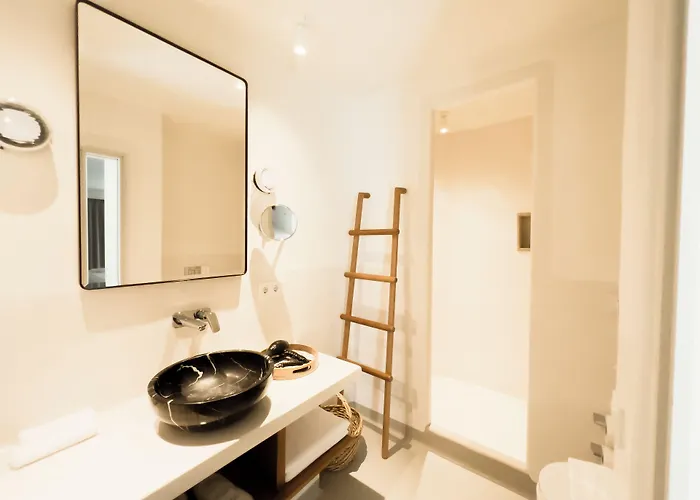 Pilos Suites