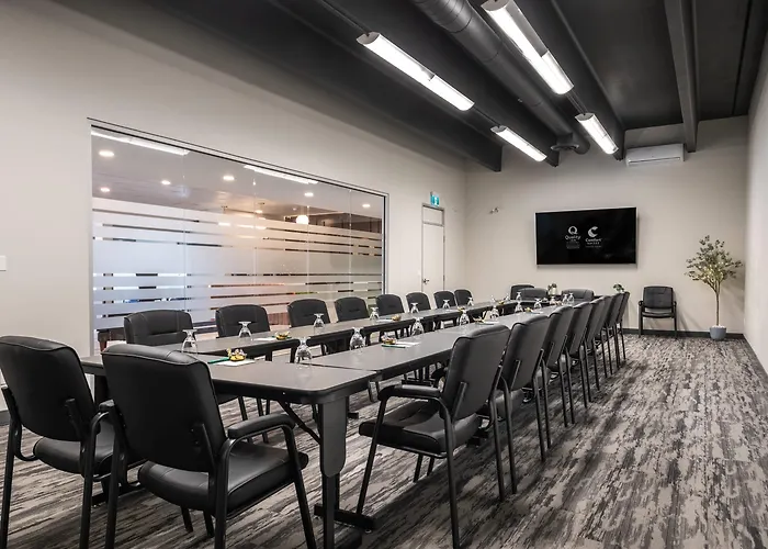 Comfort Suites Kingston Central