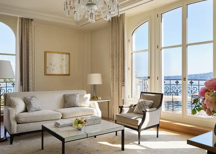 The Woodward - Auberge Collection