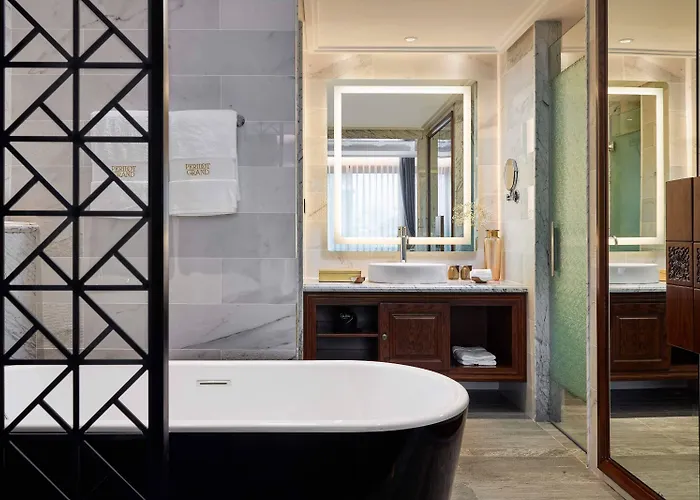 Peridot Grand Luxury Boutique Hotel