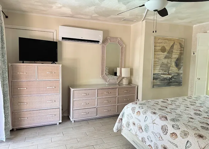 Tropical Villas Of Venice Beach