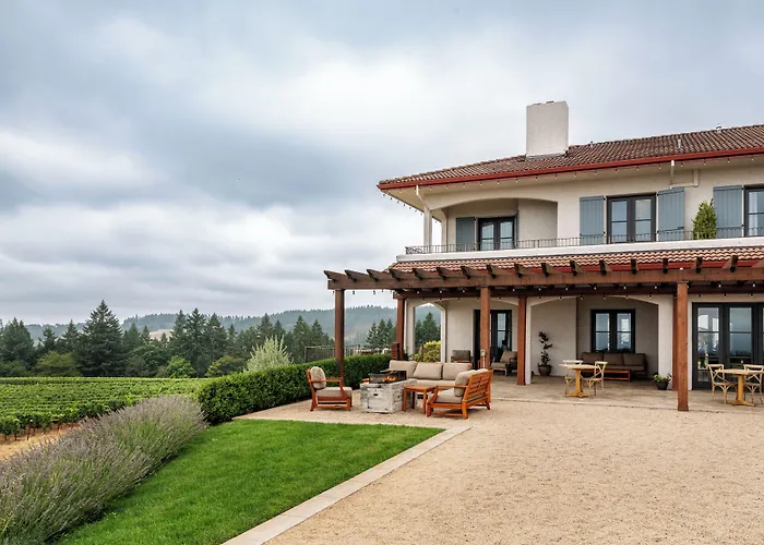 Black Walnut Inn And Vineyard
