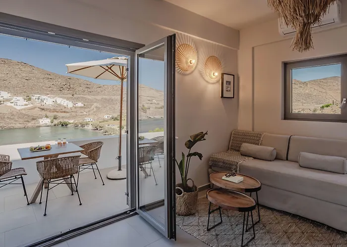 Amal Kythnos Suites