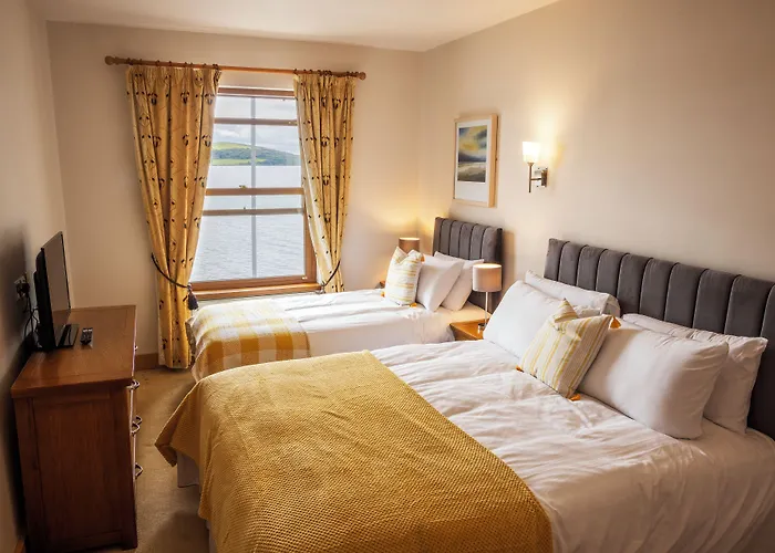 The Waters Edge Hotel