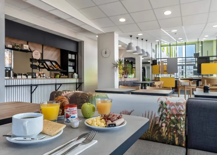 B&B HOTEL Saintes