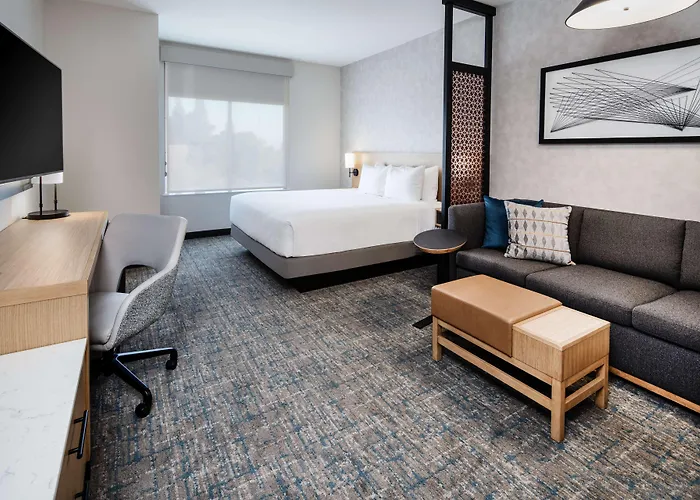 Hyatt Place Bakersfield