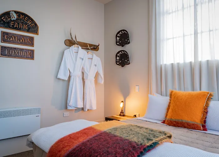 Poshtel