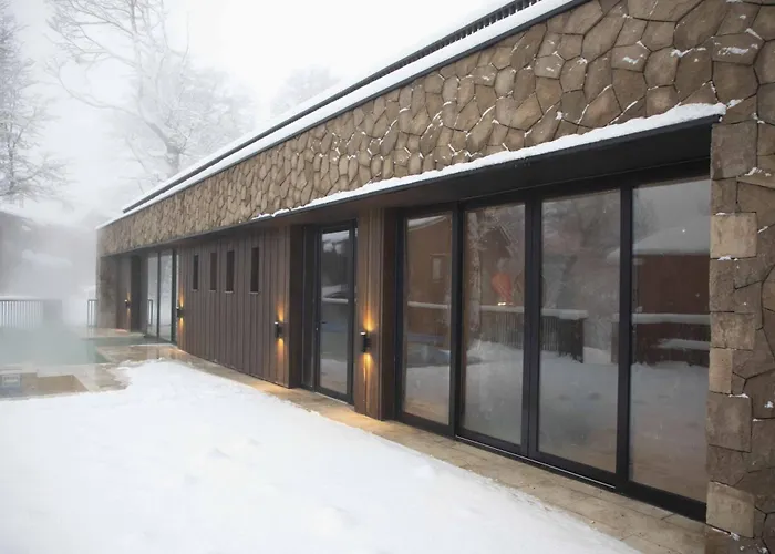 El Refugio Ski & Summer Lodge