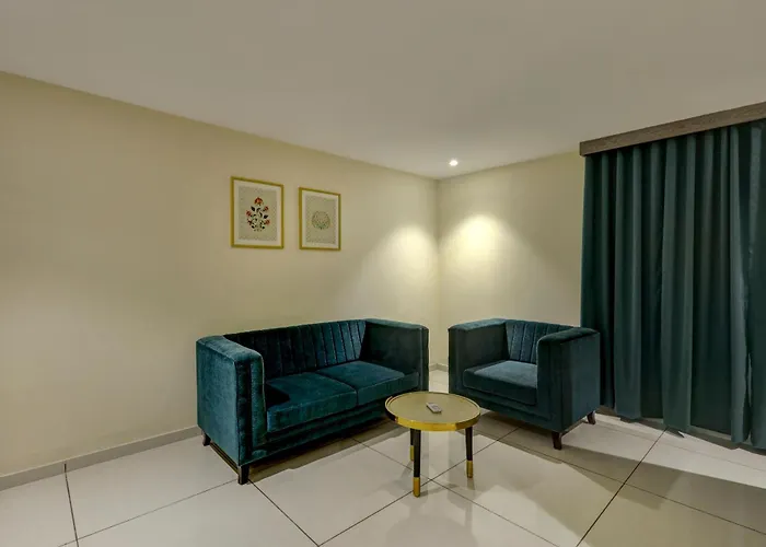 Sunday Hotel & Convention Centre By Checkin, Vadodara