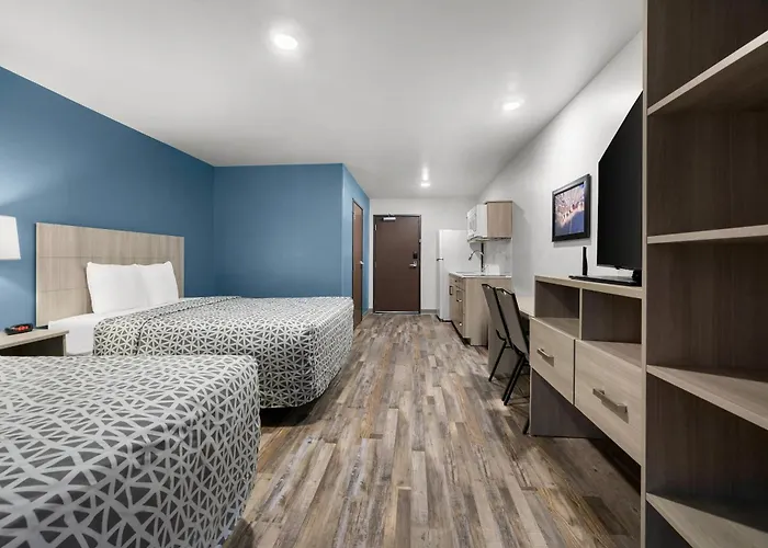 Woodspring Suites Dearborn Detroit