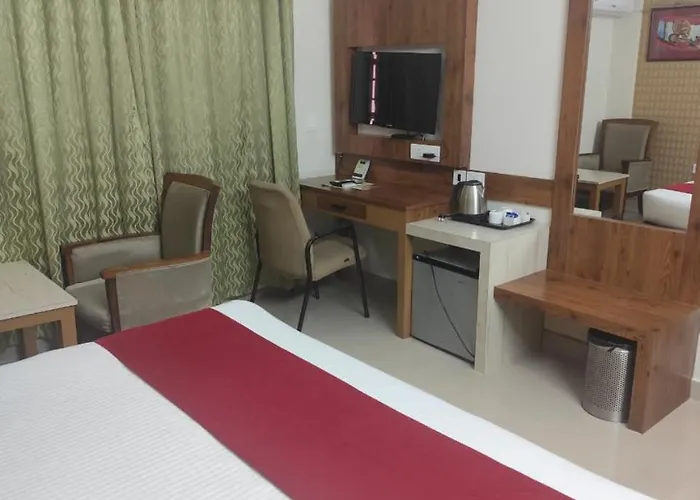 Kottaram Hotels Ottaplam