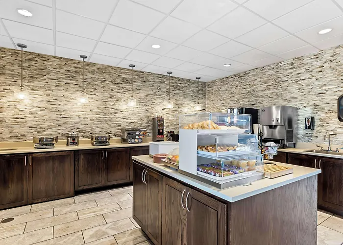 Best Western Plus Bolivar Hotel & Suites