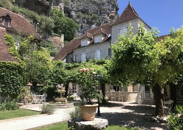 Logis Hôtels - Hôtel Restaurant Domaine Les Falaises