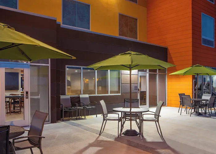 Fairfield Inn & Suites By Marriott Mcpherson
