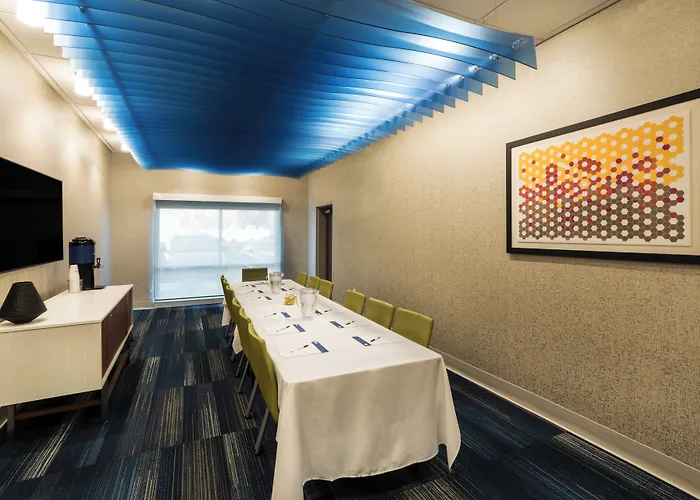 Holiday Inn Express & Suites Lake Havasu - London Bridge By Ihg