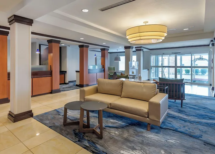 Fairfield Inn & Suites By Marriott Decatur At Decatur Conference Center