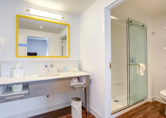 Hampton Inn & Suites Boston/Waltham