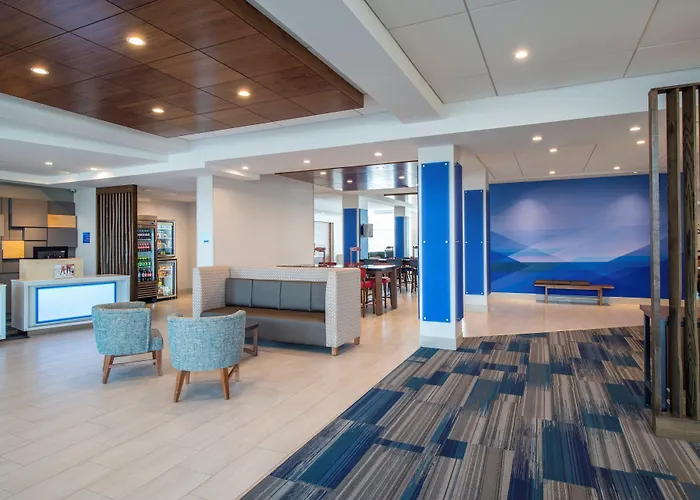 Holiday Inn Express & Suites Kelowna - East By Ihg