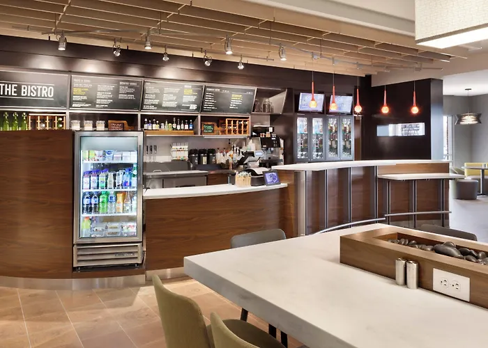 Courtyard By Marriott Boston Dedham/Westwood