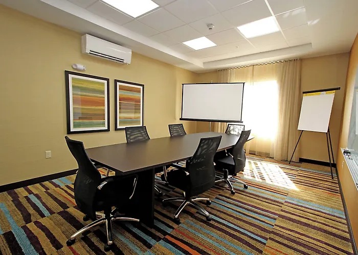 Fairfield Inn & Suites By Marriott London